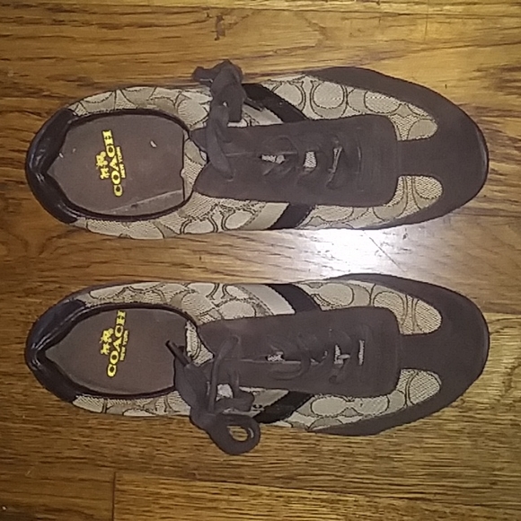 Designer Coach shoes 7 half to 8 in woman's size. - Picture 1 of 5